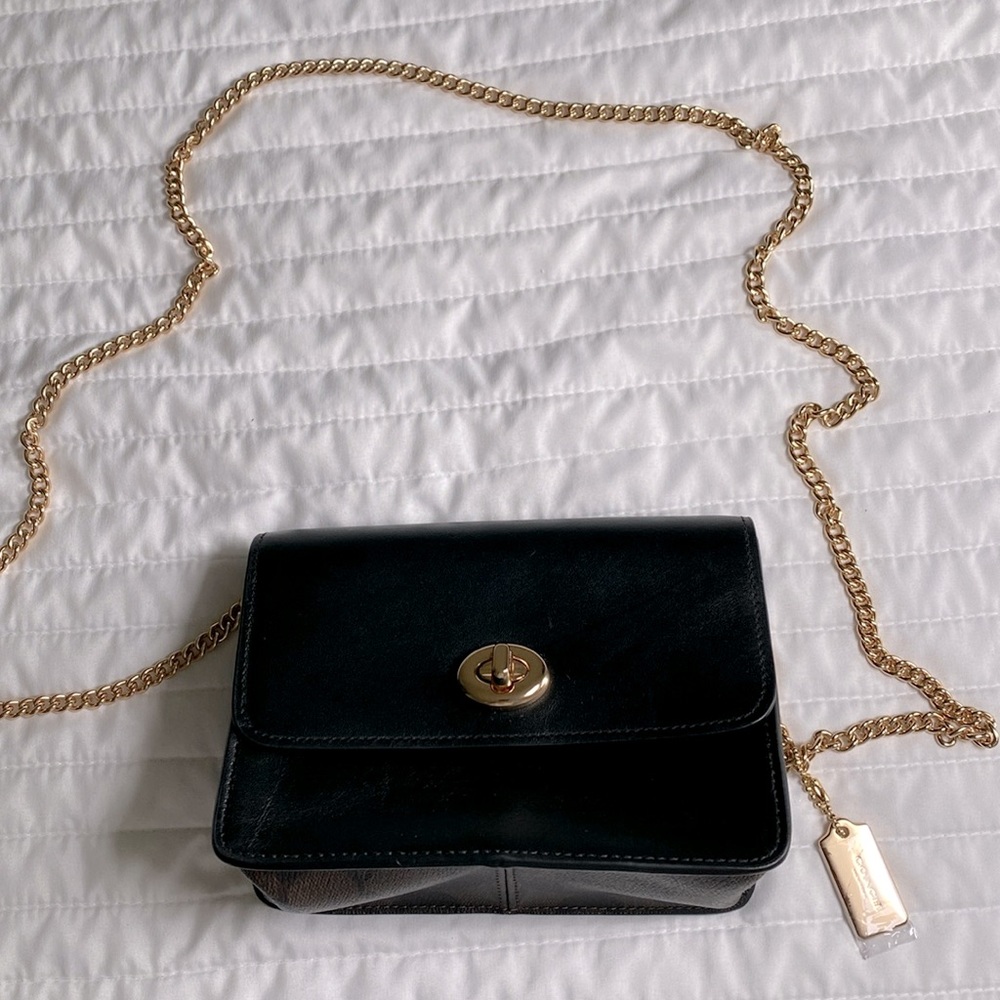 Coach crossbody bag with gold chain